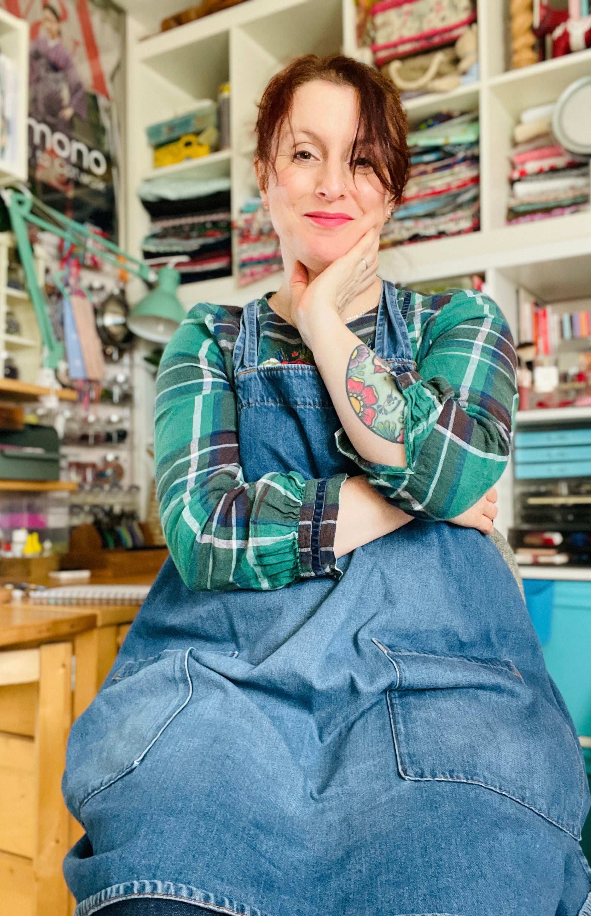 tabs tebay, maker and founder of the rosyretro knitting and crochet shop in the uk