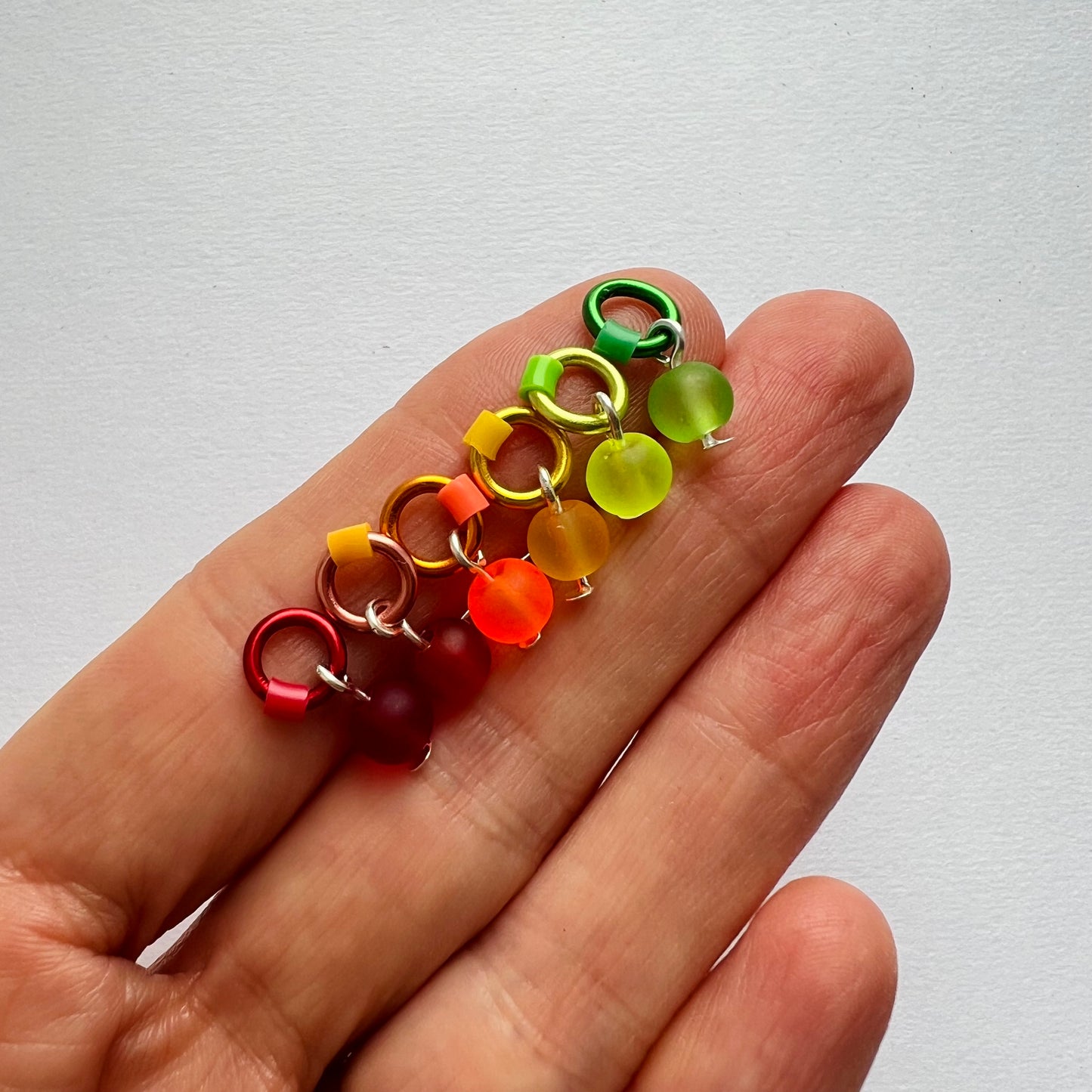 Knitting SET with Tin for Sock & Lace Knitting - Rainbow Stitch Marker Set
