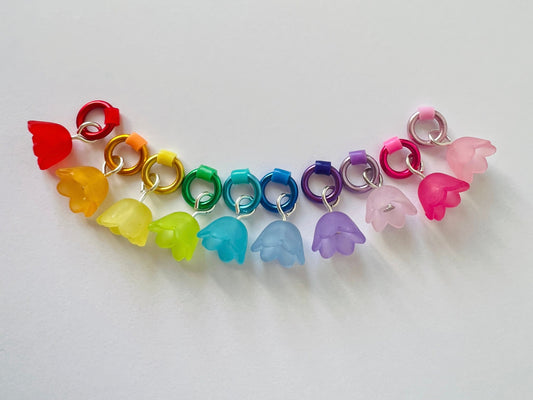 Rainbow Flower Knitting Stitch Markers - Colorful Resin Charms - Jelly Flowers