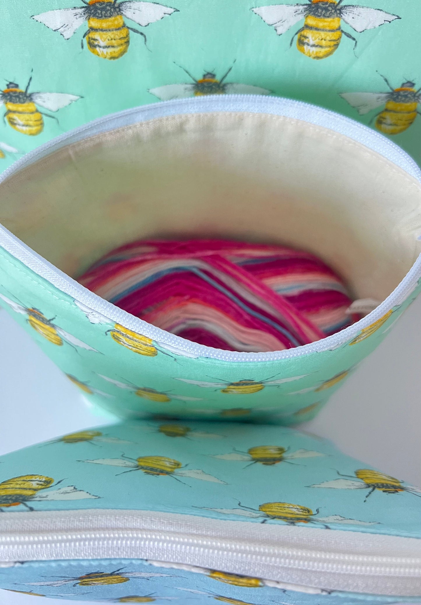 Bumblebee Print Knitting Project Bag - Summer Bee Fabric with Free Stitch Marker Zipper - Busy Bee