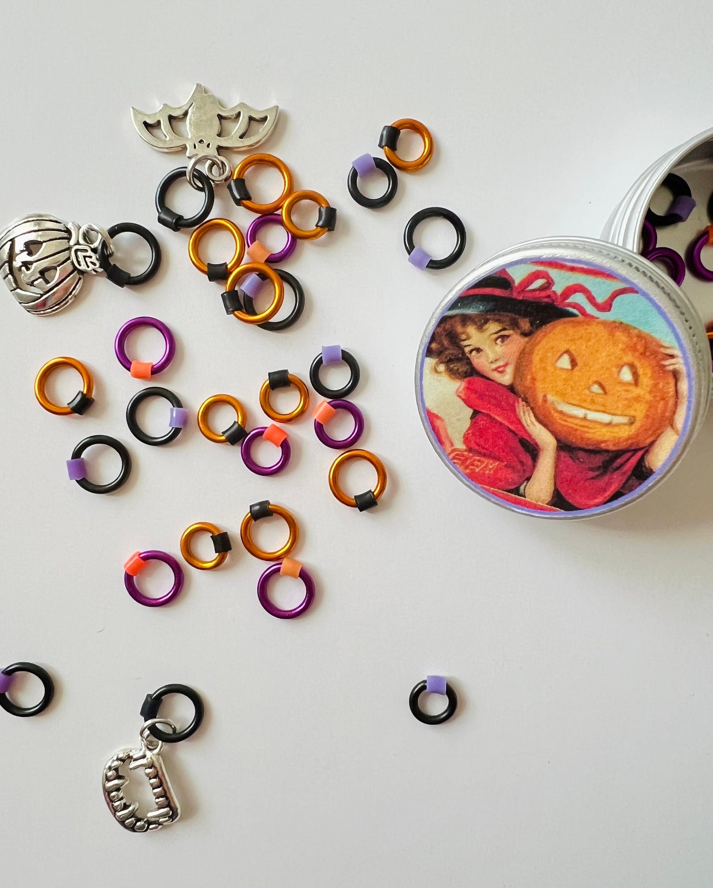 halloween knitting Starter Set  with 40 Markers and tin