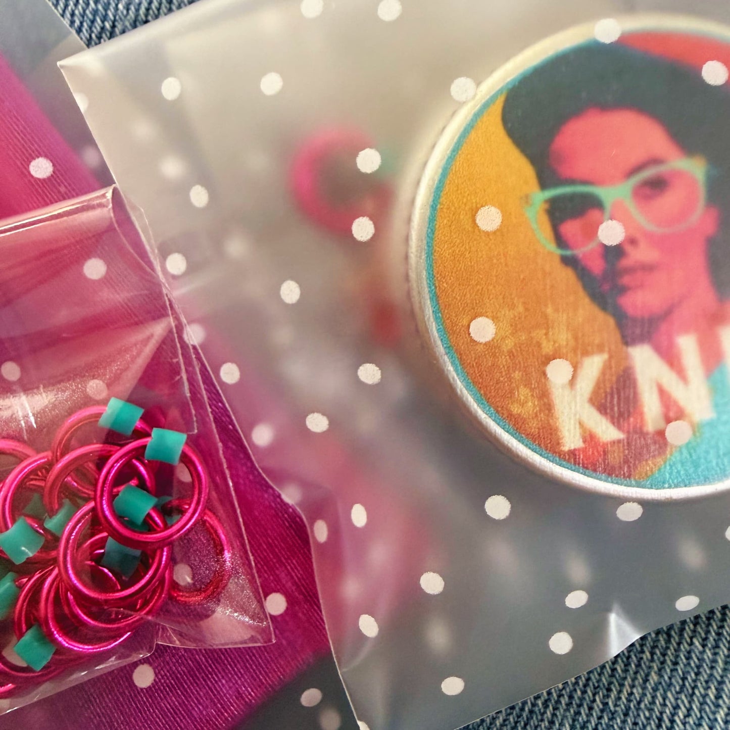 Knitting Set 40 Markers and Tin - Hipster pink