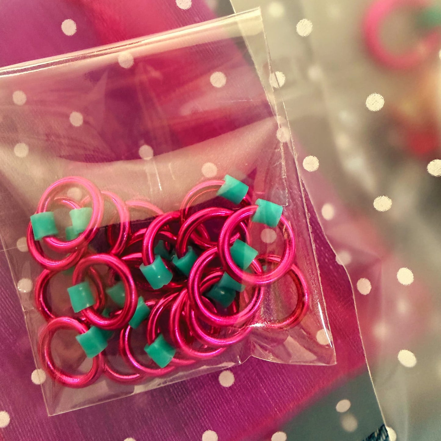 Knitting Set 40 Markers and Tin - Hipster pink