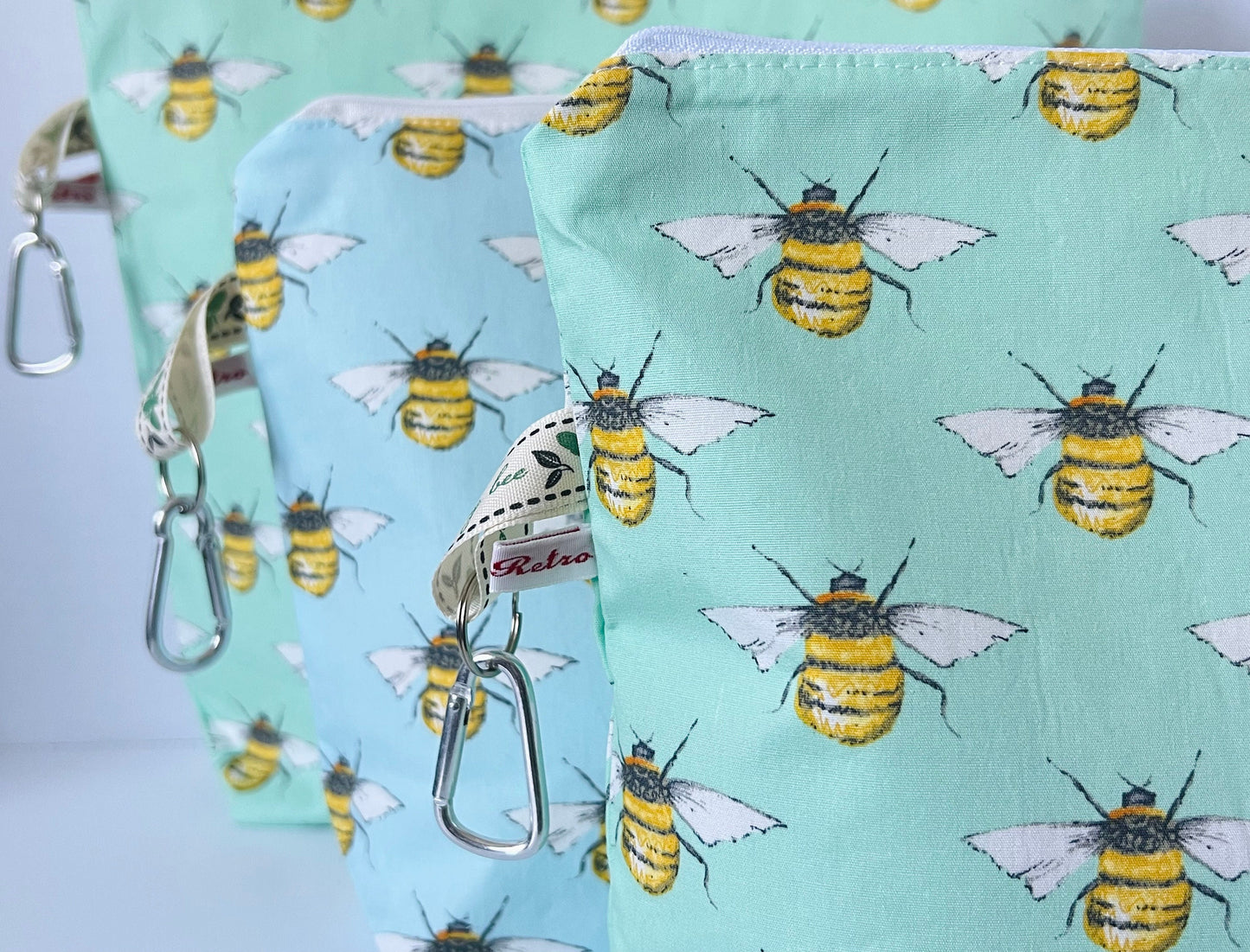 Bumblebee Print Knitting Project Bag - Summer Bee Fabric with Free Stitch Marker Zipper - Busy Bee